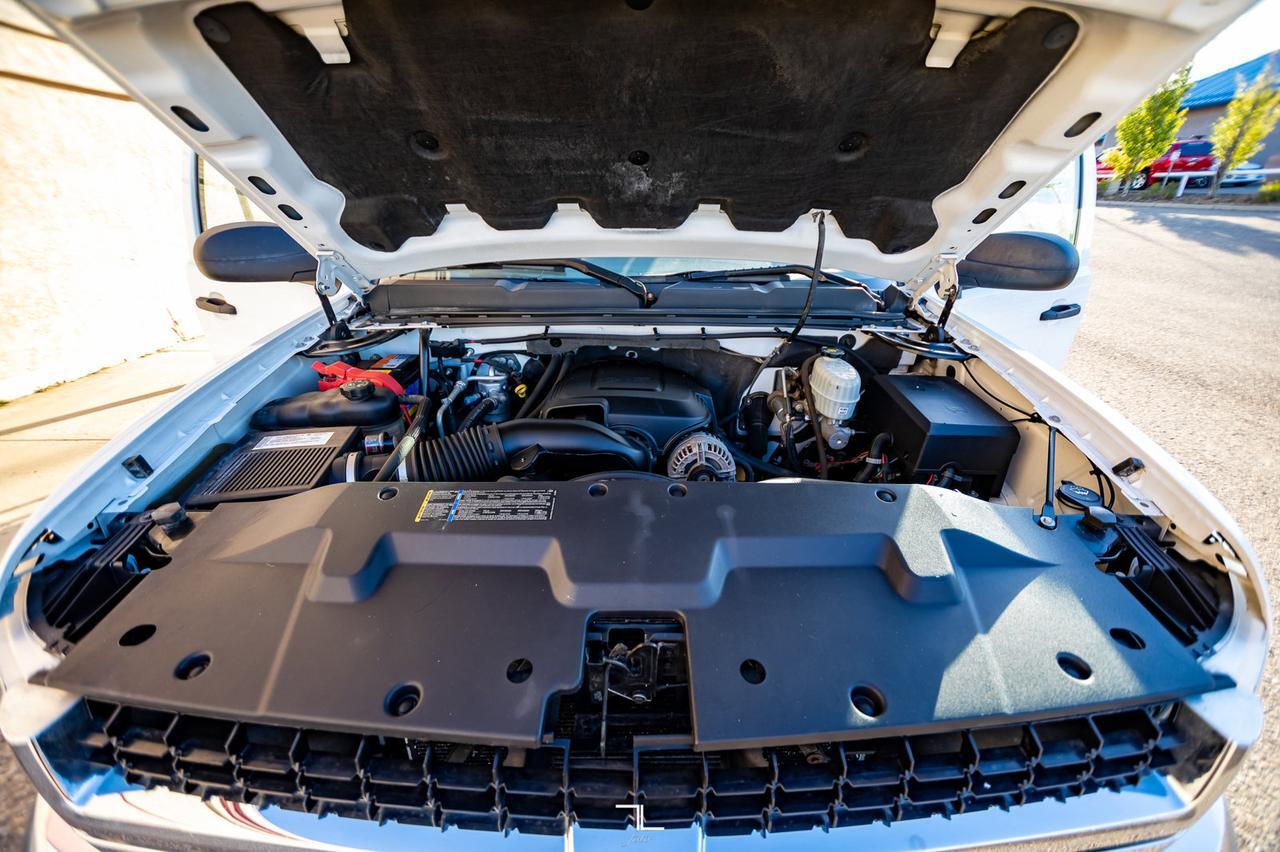 2007 Chevrolet Silverado 2500HD 4x4 Reg Cab WT Longbox Glass Holders Red Deer AB