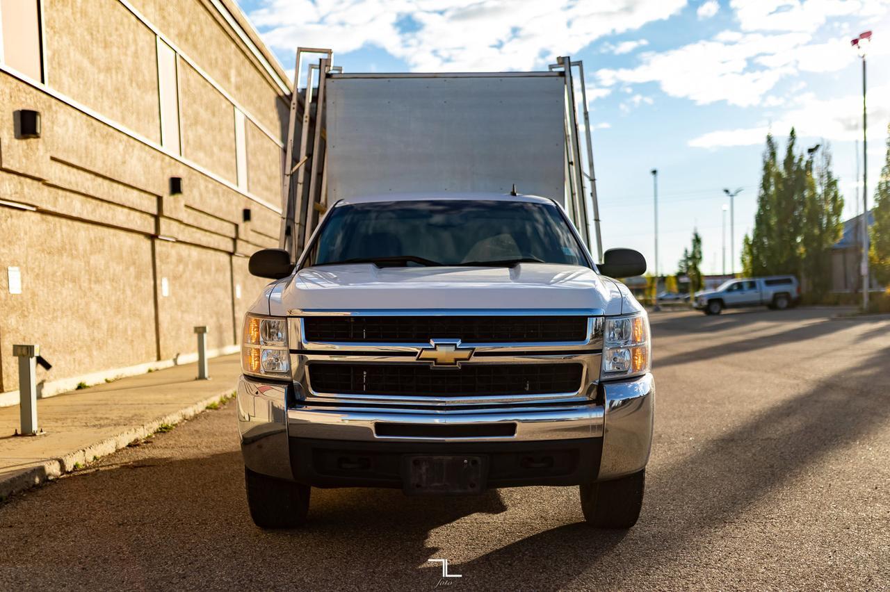 2007 Chevrolet Silverado 2500HD 4x4 Reg Cab WT Longbox Glass Holders Red Deer AB