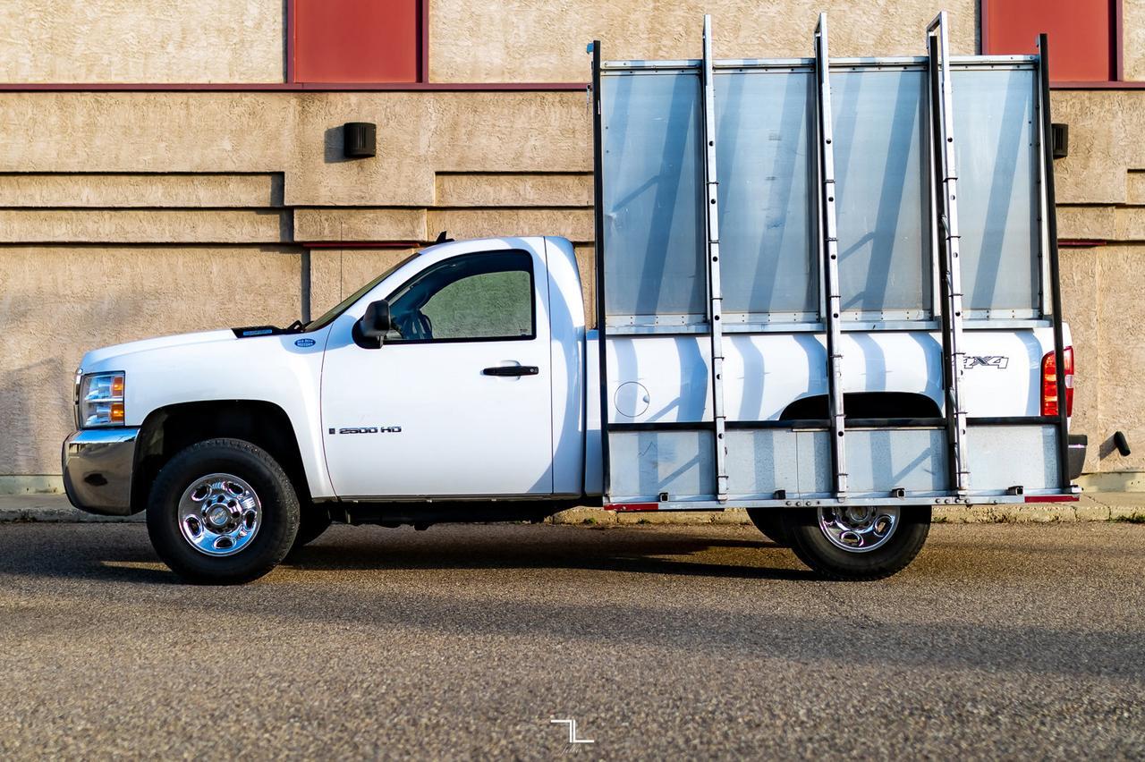 2007 Chevrolet Silverado 2500HD 4x4 Reg Cab WT Longbox Glass Holders Red Deer AB