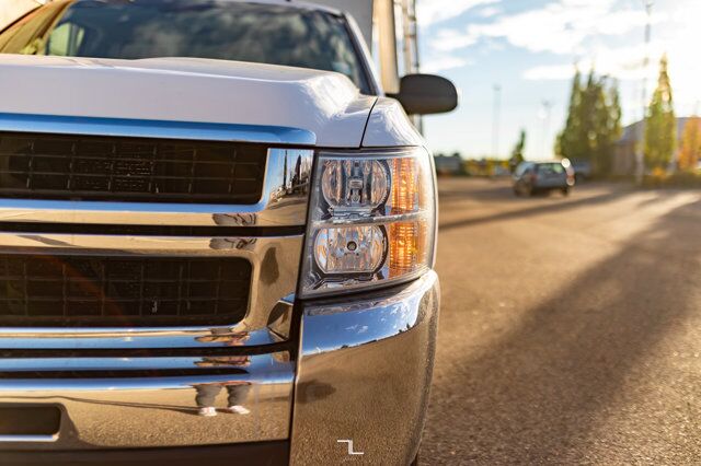 2007 Chevrolet Silverado 2500HD 4x4 Reg Cab WT Longbox Glass Holders Red Deer AB