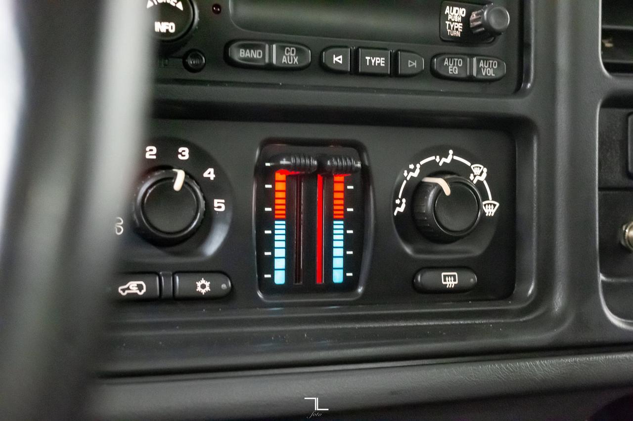 2007 Chevrolet Silverado 3500 4x4 Reg Cab LT Picker Deck Diesel Red Deer AB