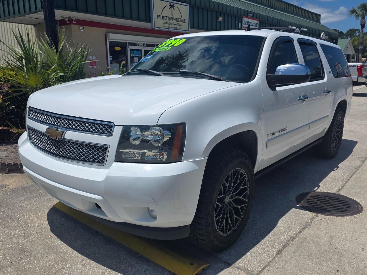 2007 Chevrolet Suburban 2WD 1500 w/LT's photo