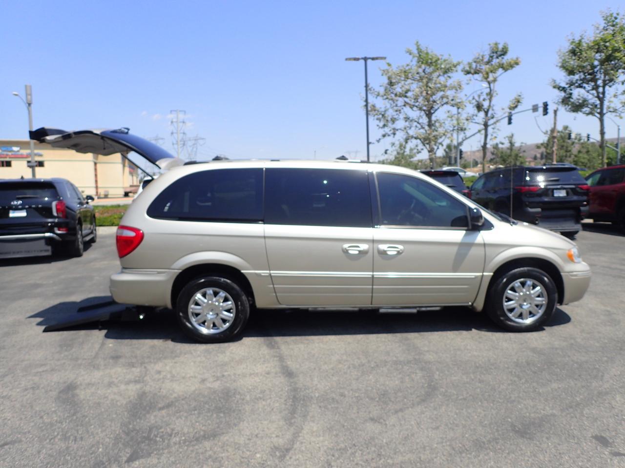 2007 Chrysler Town & Country Limited Anaheim CA