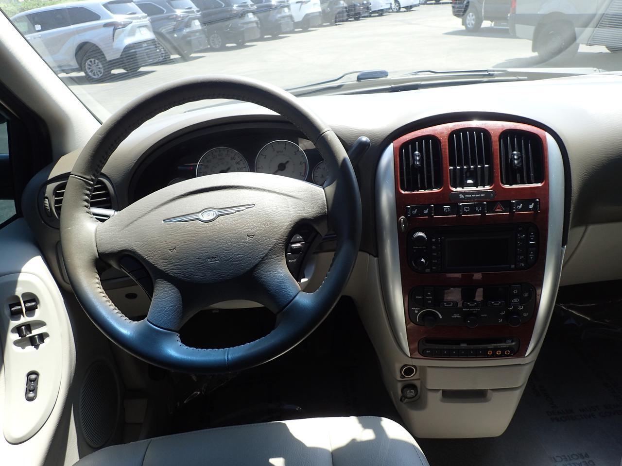 2007 Chrysler Town & Country Limited Anaheim CA