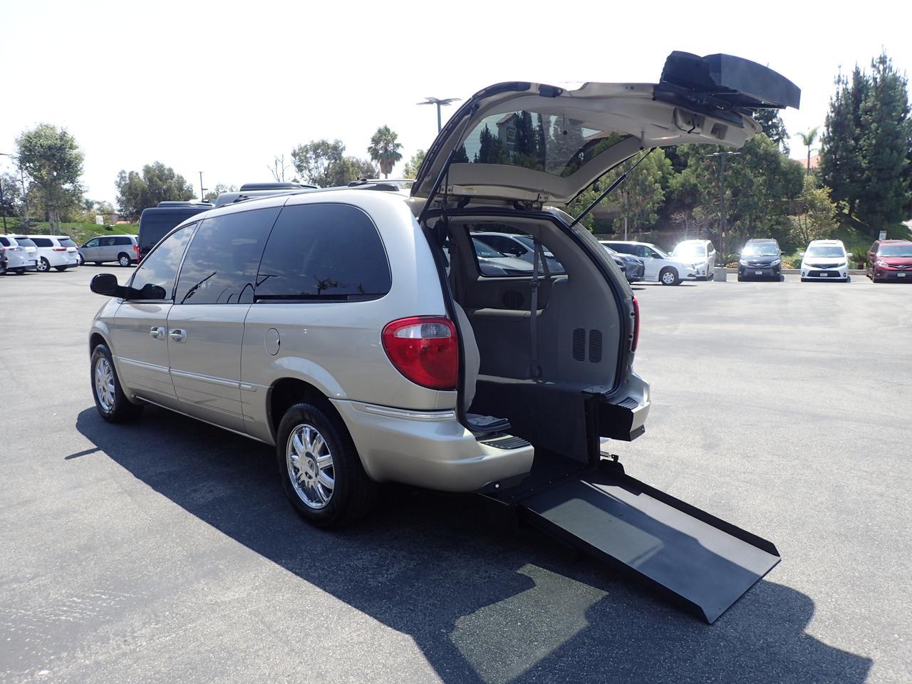 2007 Chrysler Town & Country Limited Anaheim CA