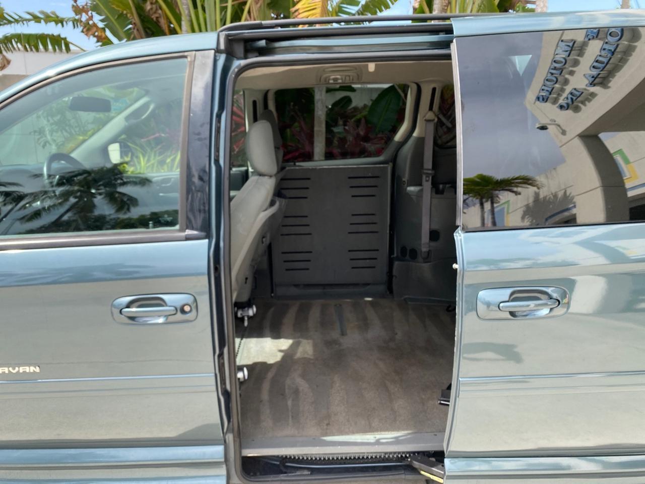 2007 Dodge Grand Caravan SXT Braun Entervan Pompano Beach FL