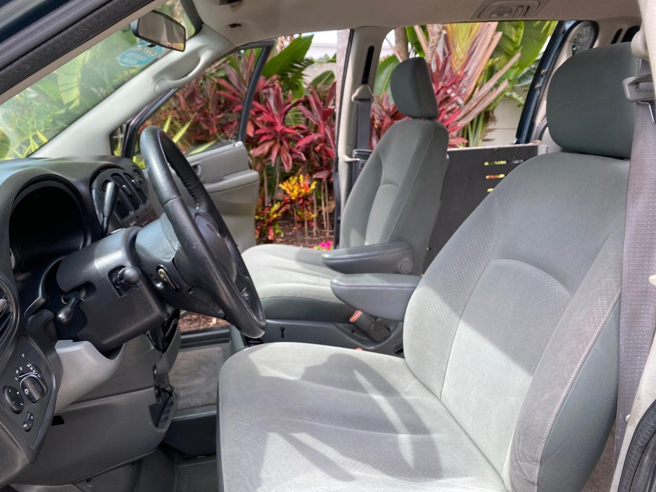 2007 Dodge Grand Caravan SXT Braun Entervan Pompano Beach FL
