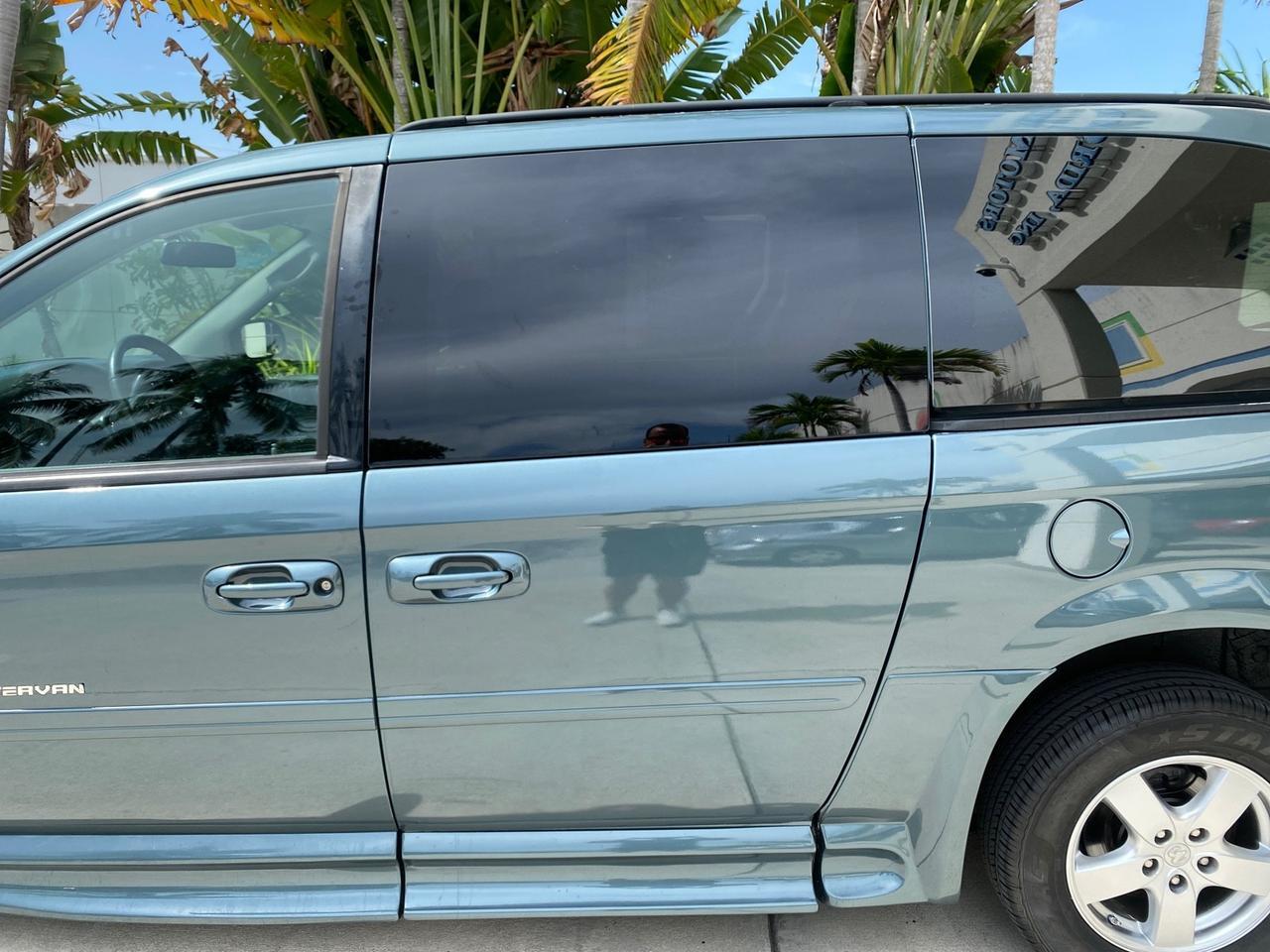 2007 Dodge Grand Caravan SXT Braun Entervan Pompano Beach FL