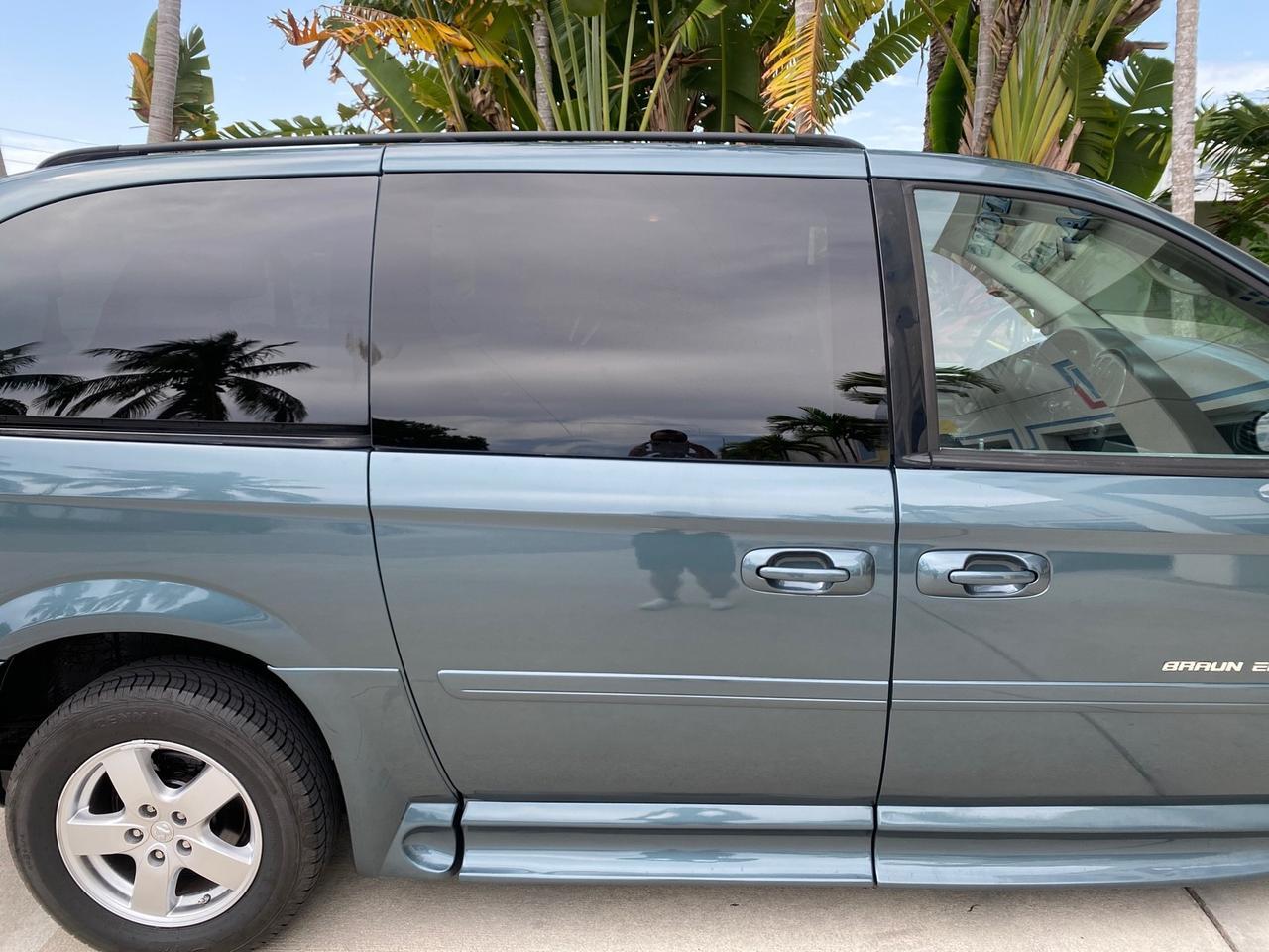 2007 Dodge Grand Caravan SXT Braun Entervan Pompano Beach FL