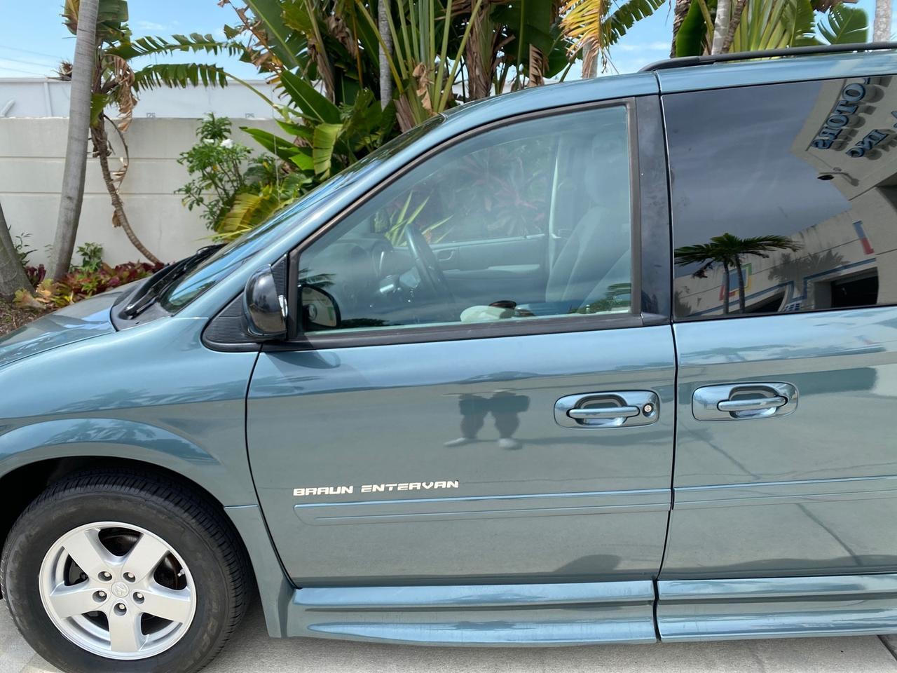 2007 Dodge Grand Caravan SXT Braun Entervan Pompano Beach FL