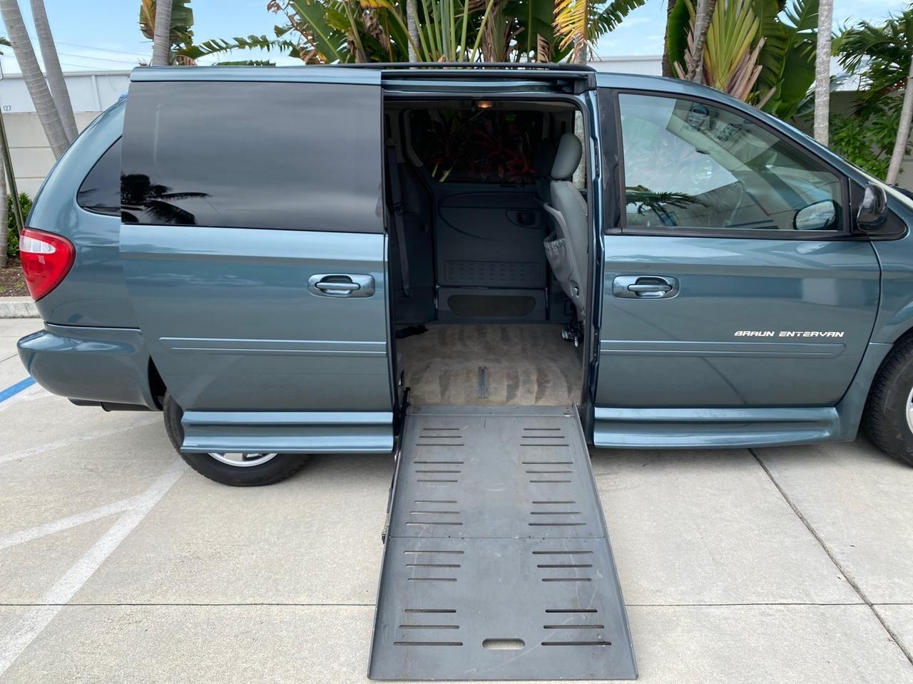 2007 Dodge Grand Caravan SXT Braun Entervan Pompano Beach FL
