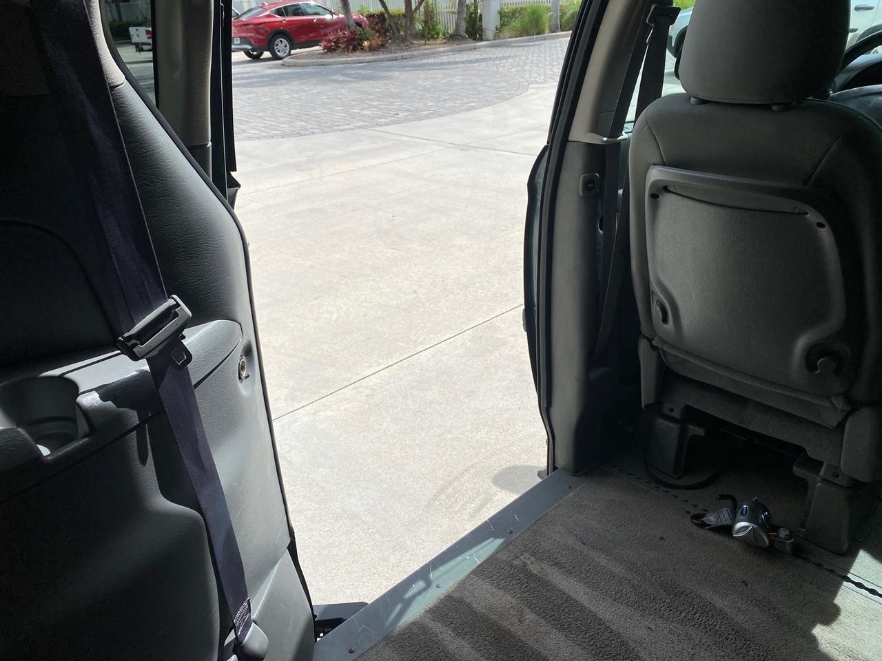 2007 Dodge Grand Caravan SXT Braun Entervan Pompano Beach FL