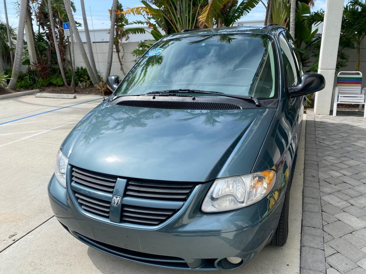 2007 Dodge Grand Caravan SXT Braun Entervan Pompano Beach FL