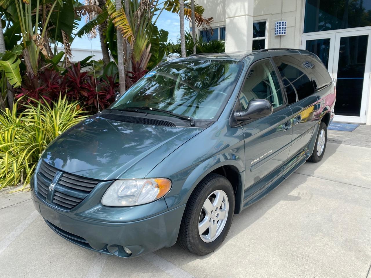 2007 Dodge Grand Caravan SXT Braun Entervan Pompano Beach FL