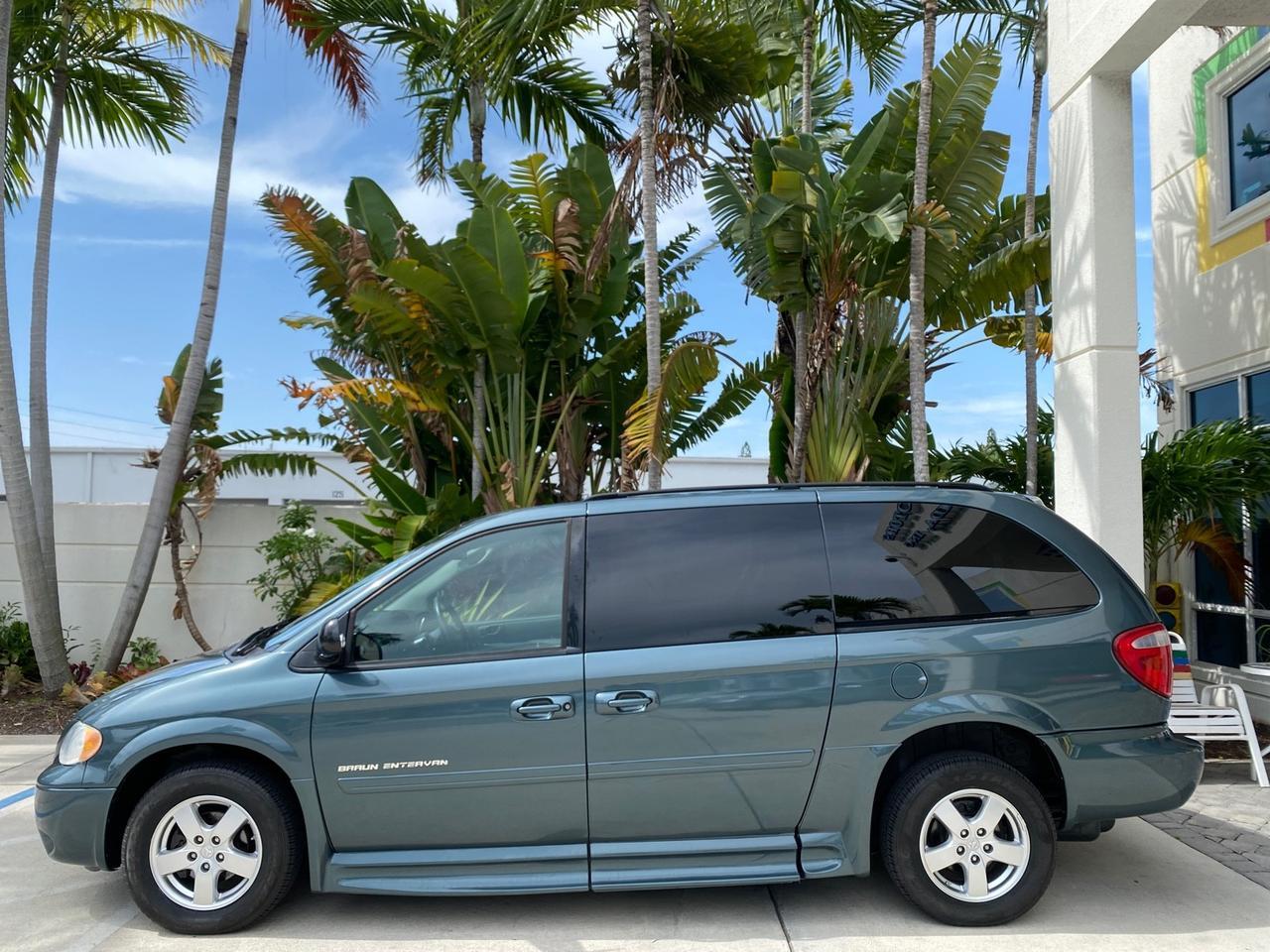2007 Dodge Grand Caravan SXT Braun Entervan Pompano Beach FL