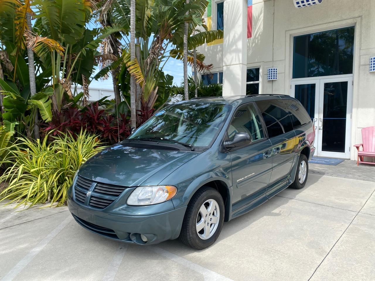 2007 Dodge Grand Caravan SXT Braun Entervan Pompano Beach FL