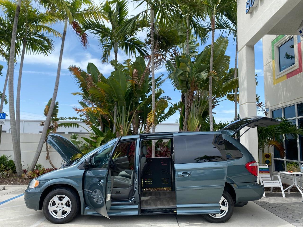 2007 Dodge Grand Caravan SXT Braun Entervan Pompano Beach FL