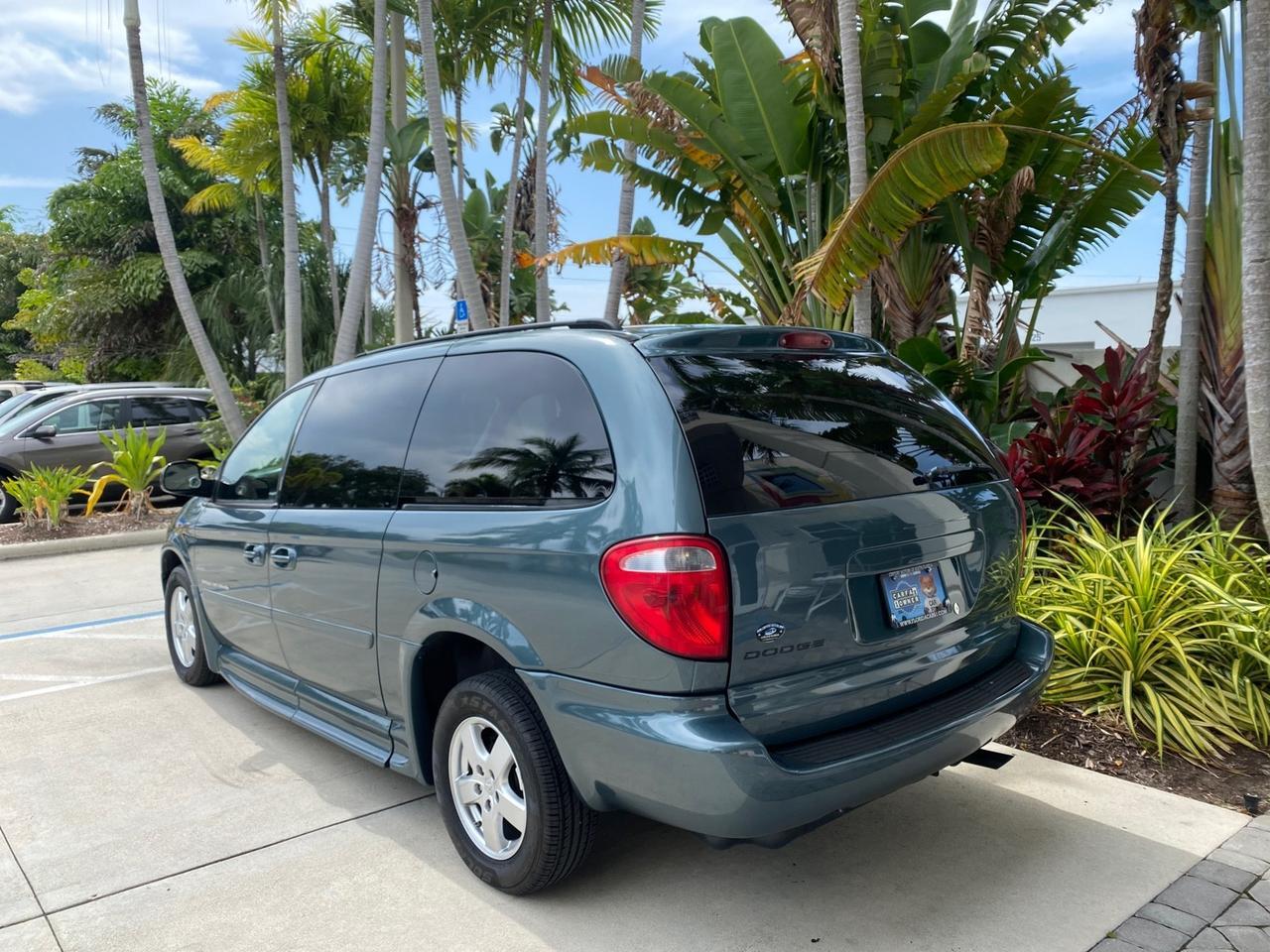 2007 Dodge Grand Caravan SXT Braun Entervan Pompano Beach FL