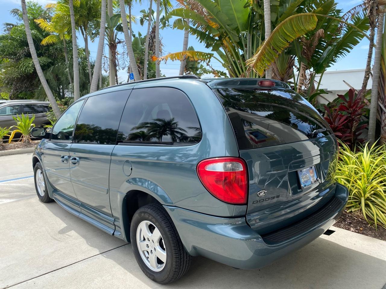 2007 Dodge Grand Caravan SXT Braun Entervan Pompano Beach FL
