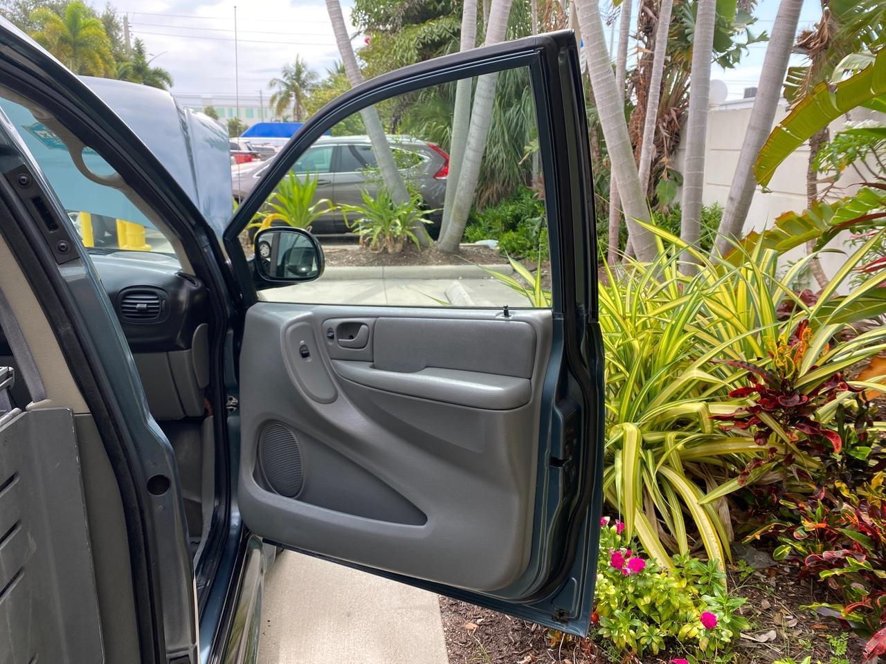 2007 Dodge Grand Caravan SXT Braun Entervan Pompano Beach FL