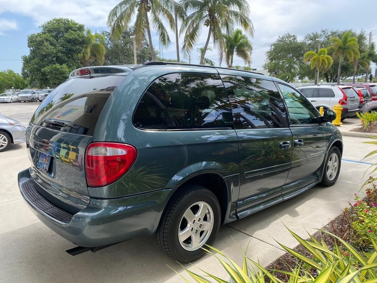 2007 Dodge Grand Caravan SXT Braun Entervan Pompano Beach FL