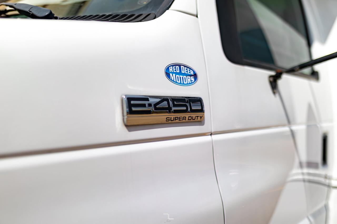 2007 Ford E-450 Cube Van Dually Red Deer AB