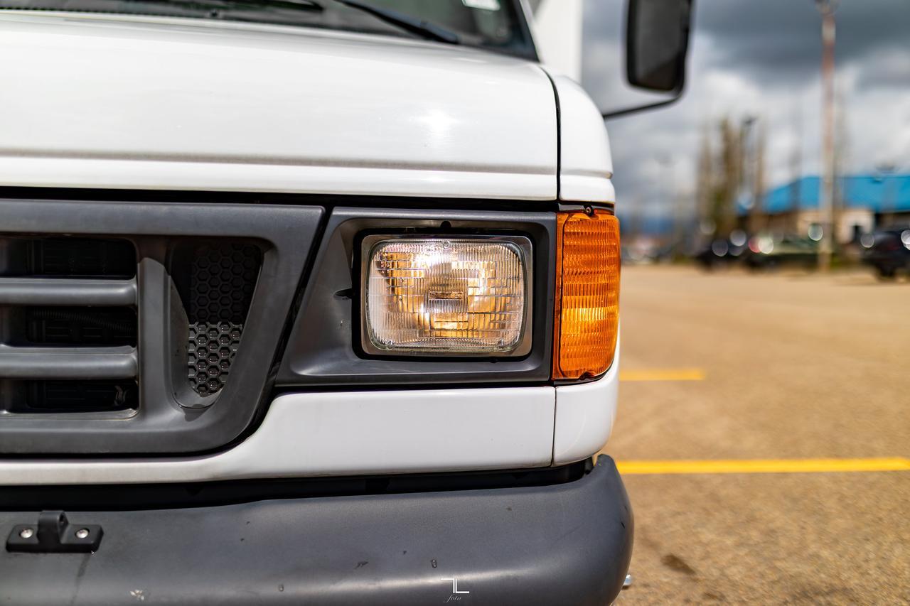 2007 Ford E-450 Cube Van Dually Red Deer AB
