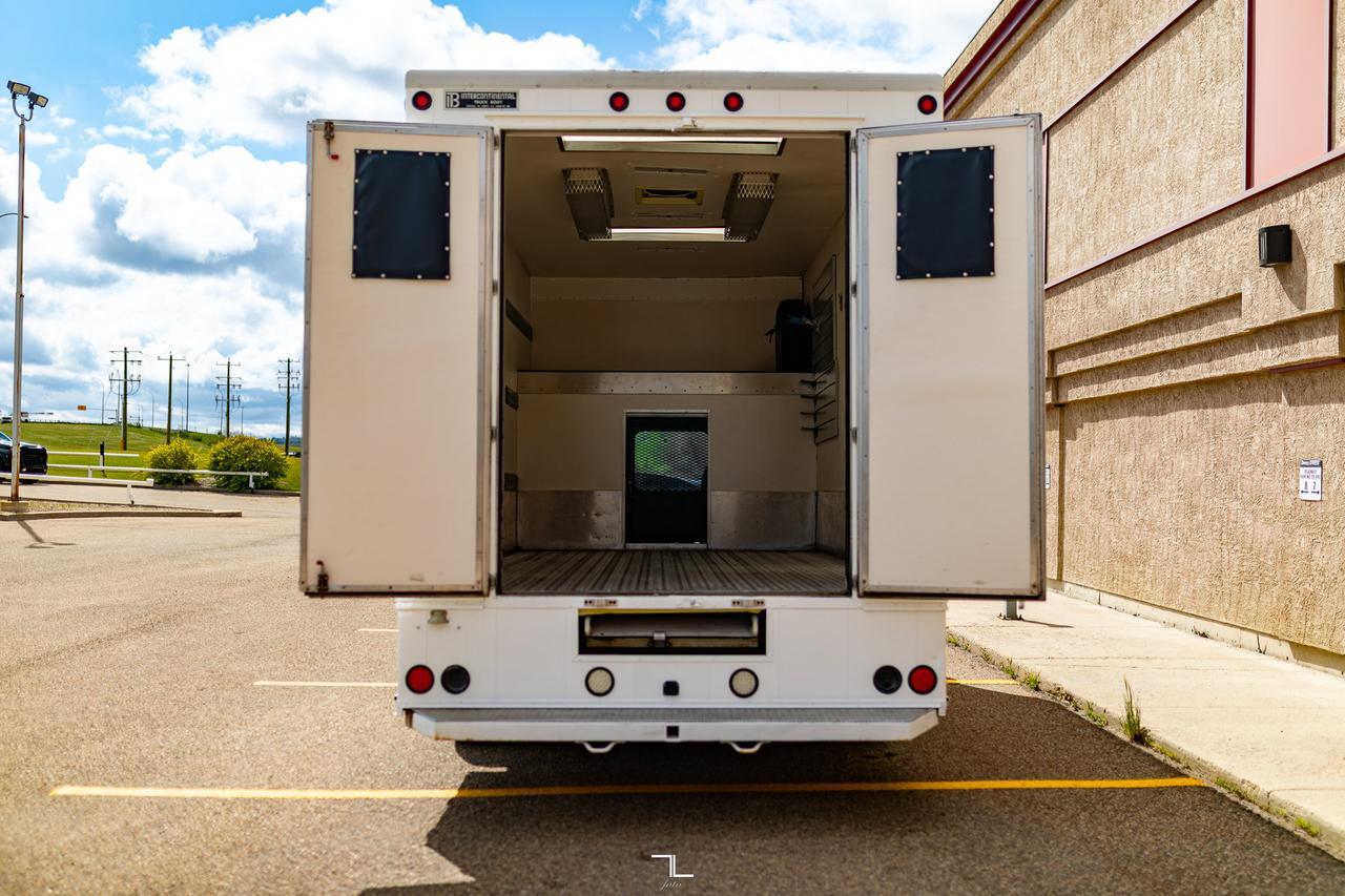 2007 Ford E-450 Cube Van Dually Red Deer AB