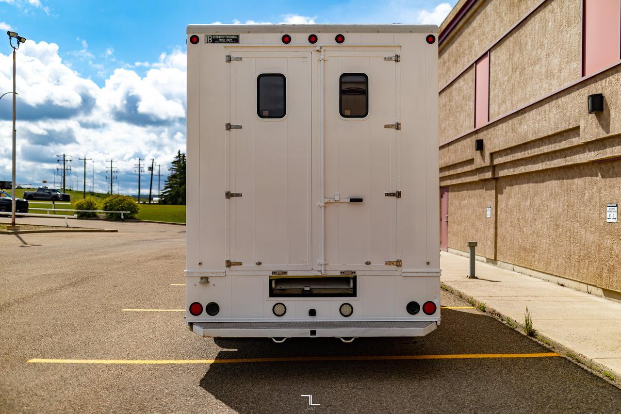 2007 Ford E-450 Cube Van Dually Red Deer AB