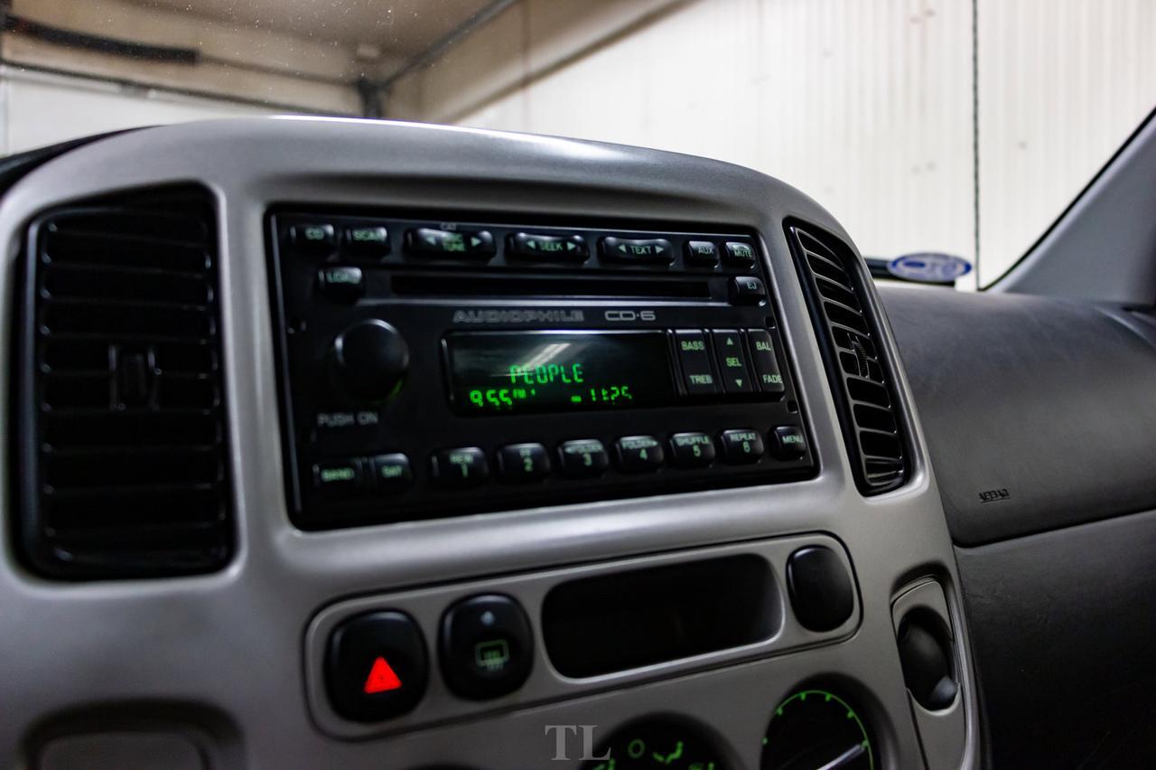 2007 Ford Escape AWD XLT Luxury Edition Leather Roof Red Deer AB