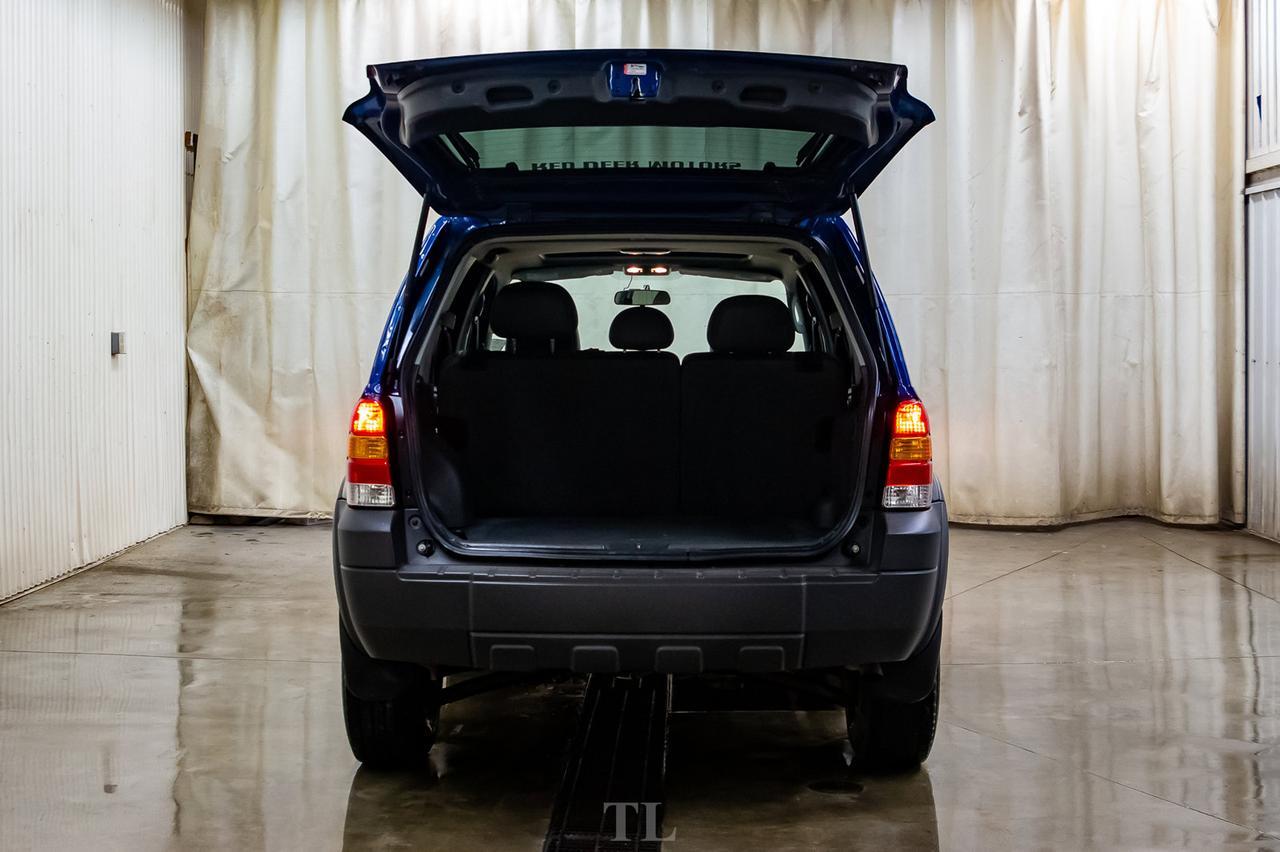 2007 Ford Escape AWD XLT Luxury Edition Leather Roof Red Deer AB