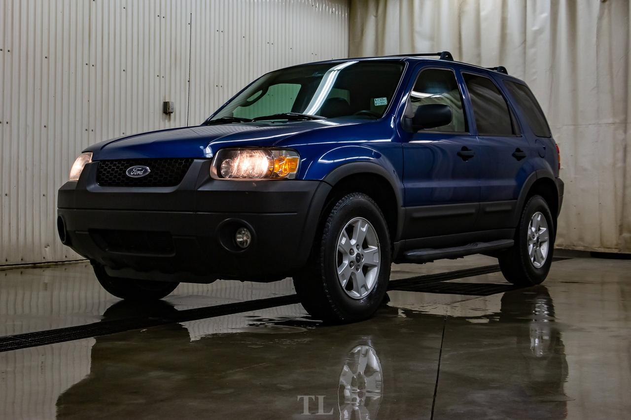 2007 Ford Escape AWD XLT Luxury Edition Leather Roof Red Deer AB