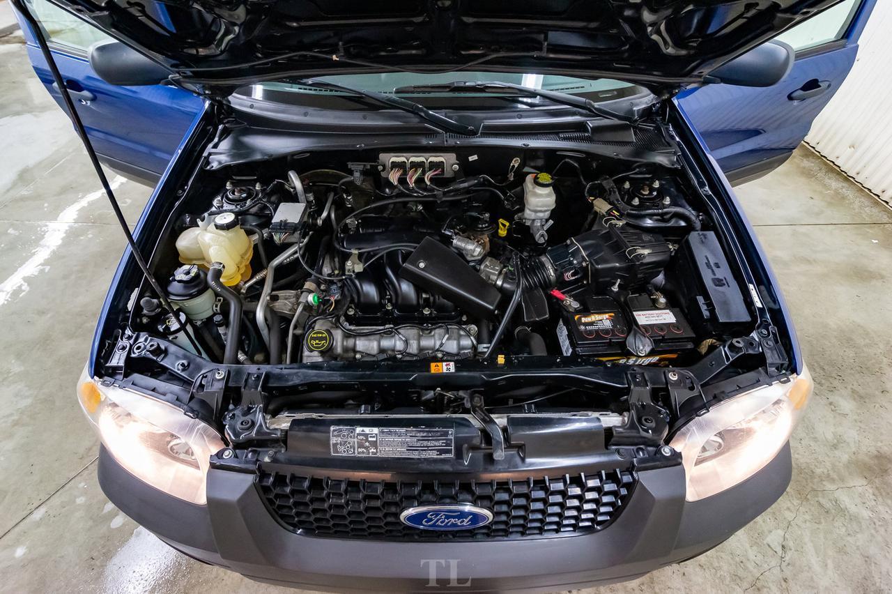 2007 Ford Escape AWD XLT Luxury Edition Leather Roof Red Deer AB