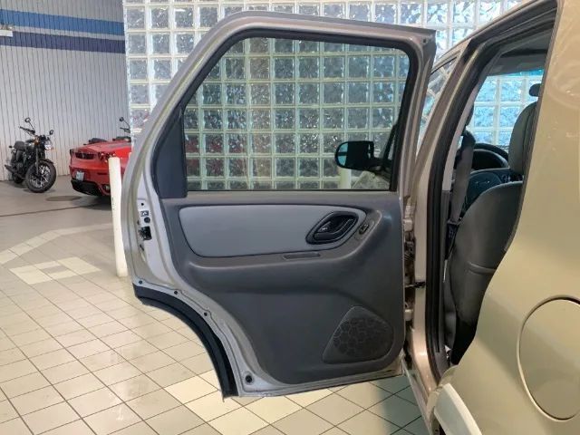 2007 Ford Escape Hybrid Sport Utility 4D Cincinnati OH