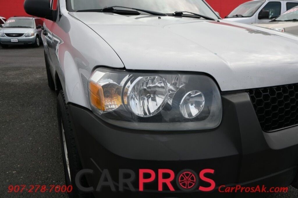 2007 Ford Escape XLT - 3.0L V6 - 4X4 - Power Windows & Locks - Fog Lights - Moonroof - Keyless Entry Anchorage AK