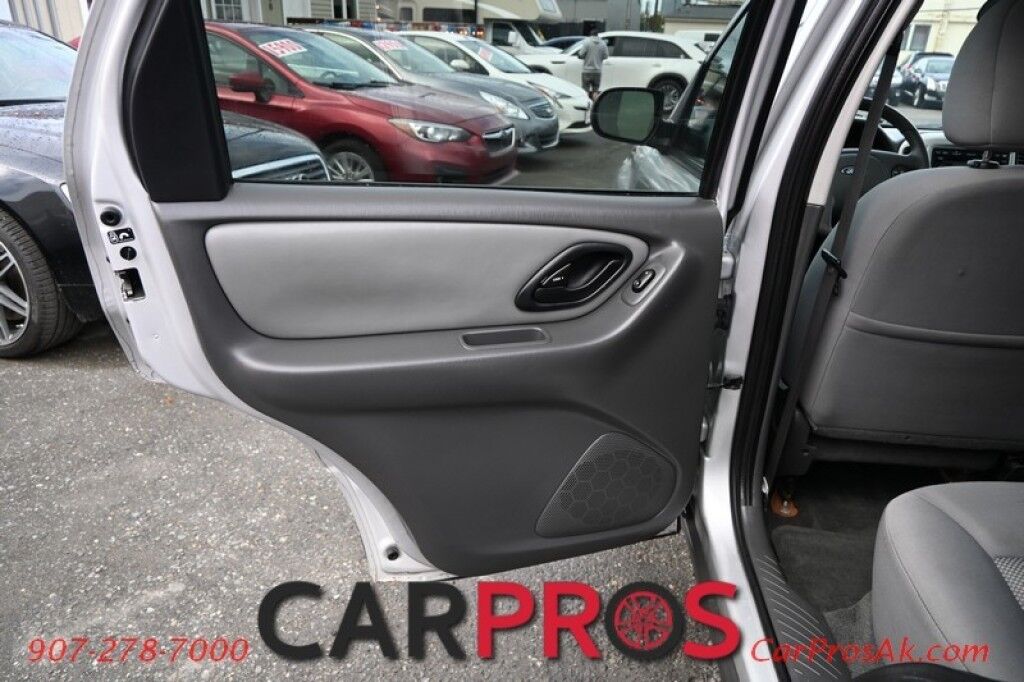2007 Ford Escape XLT - 3.0L V6 - 4X4 - Power Windows & Locks - Fog Lights - Moonroof - Keyless Entry Anchorage AK