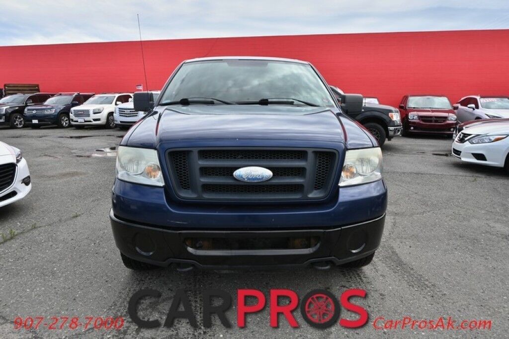 2007 Ford F-150 FX4 - 4x4 - 5.4L V8 - Crew Cab - Keyless Entry - Leather Seats - AM/FM & CD - Cruise Control - Block Heater - Fiberglass Cap - Running Boards - Tow Pkg