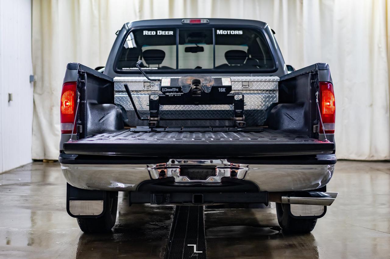 2007 Ford F-350 4x4 Super Cab Lariat FX4 Diesel Leather Red Deer AB