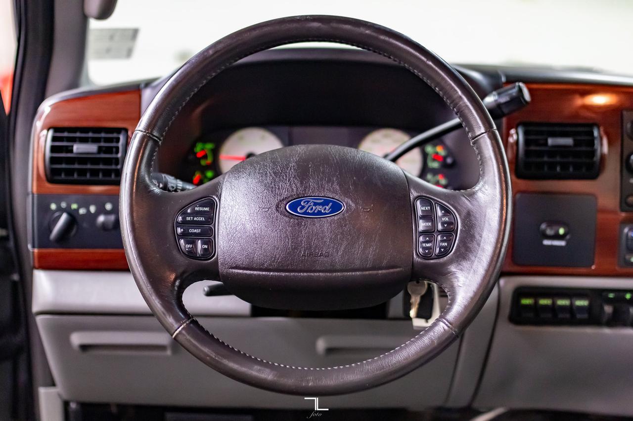 2007 Ford F-350 4x4 Super Cab Lariat FX4 Diesel Leather Red Deer AB