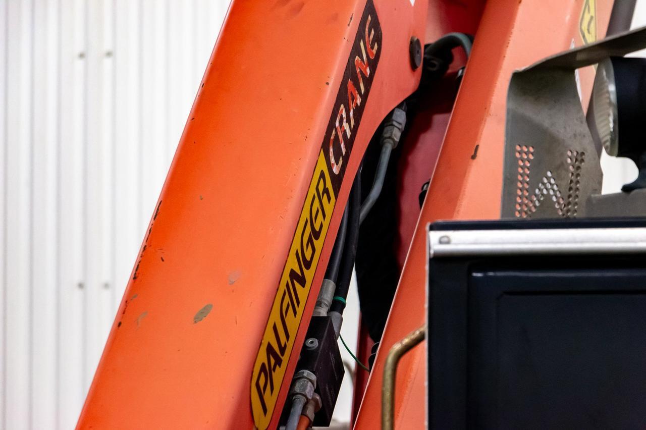 2007 Ford F-550 4x4 Reg Cab XLT Picker Diesel Manual Red Deer AB