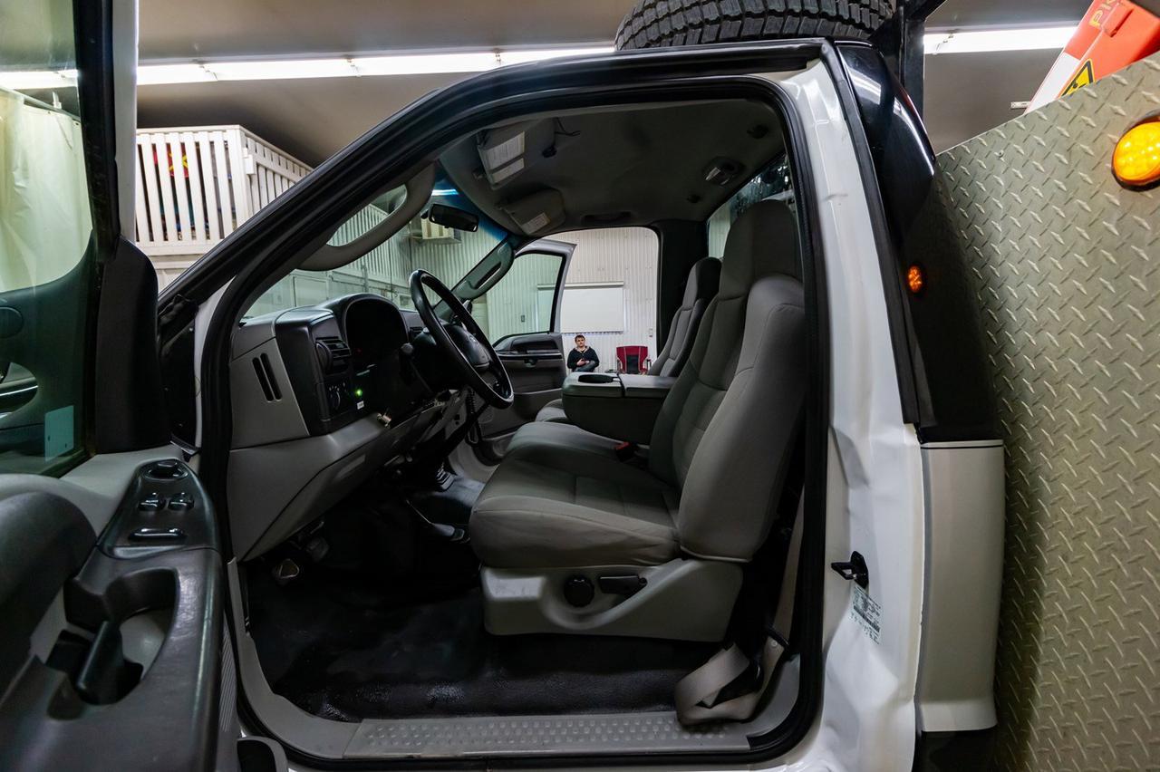 2007 Ford F-550 4x4 Reg Cab XLT Picker Diesel Manual Red Deer AB