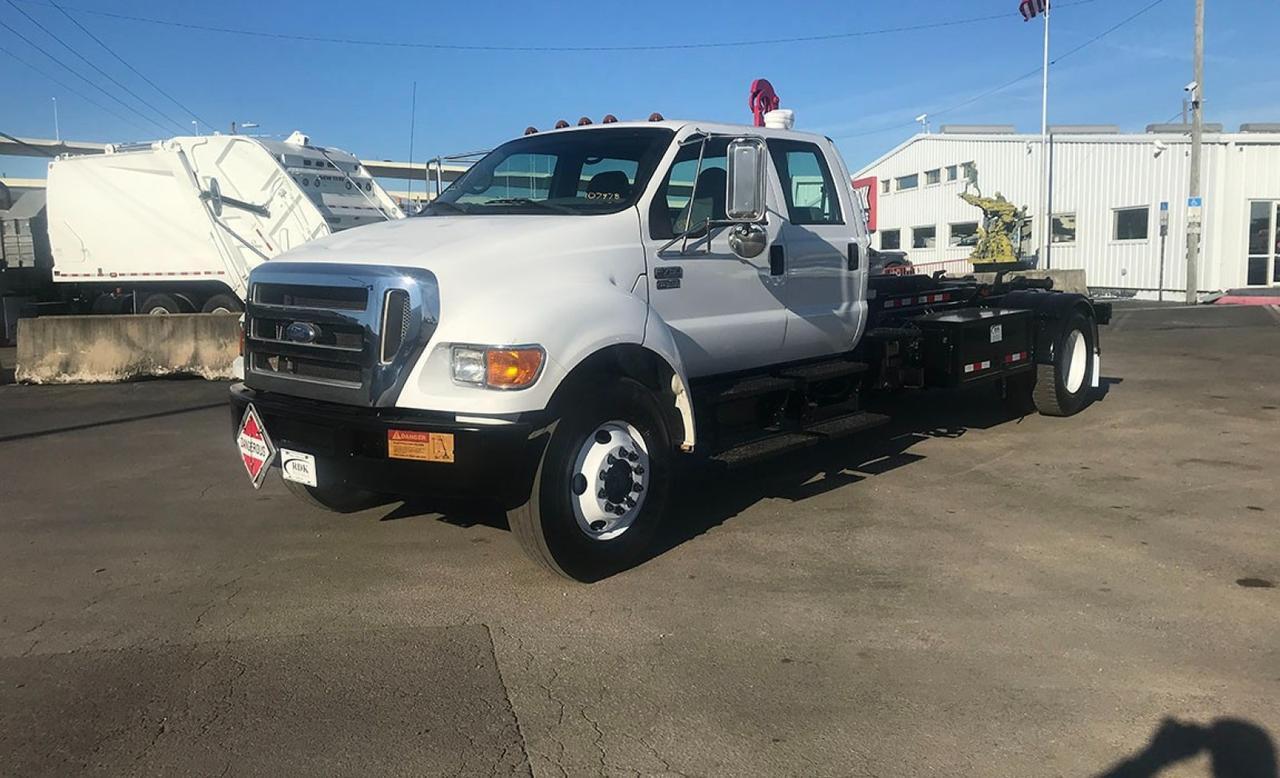 2007 Ford F750 20,000 LB. STELLAR HOOK LIFT ROLLOFF TRUCK Tampa FL