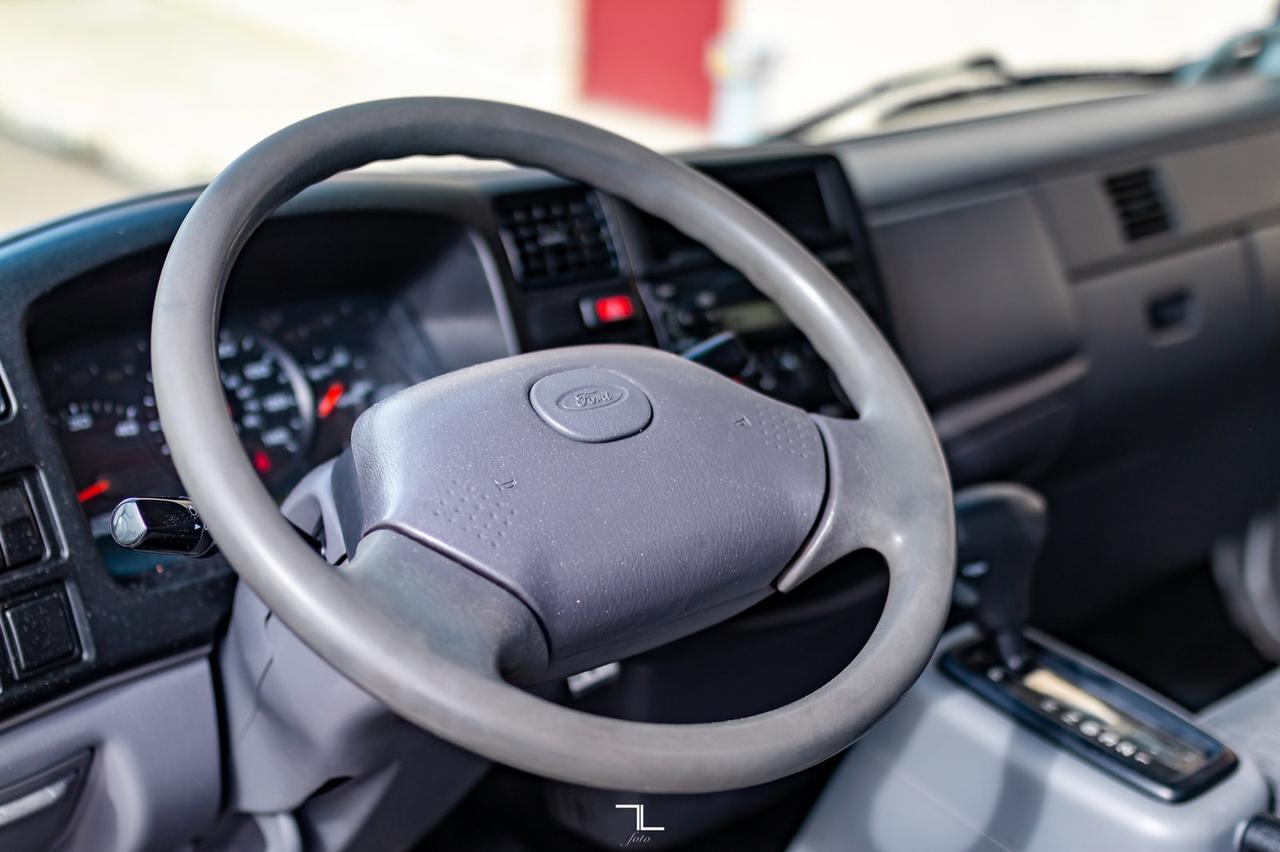 2007 Ford LCF 550 Regular Cab Diesel 16 Ft. Flat Bed Red Deer AB