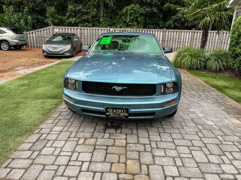 2007 Ford Mustang Deluxe