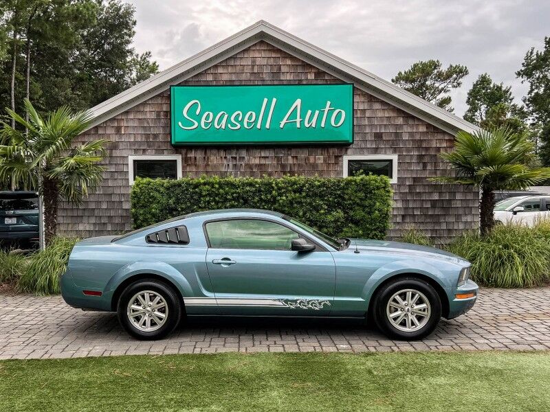 2007 Ford Mustang Deluxe