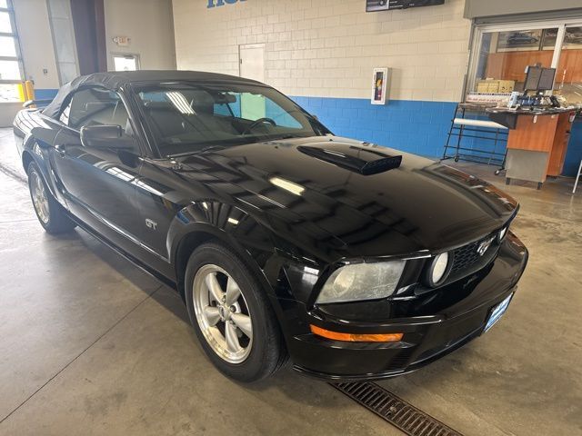 2007 Ford Mustang GT Deluxe