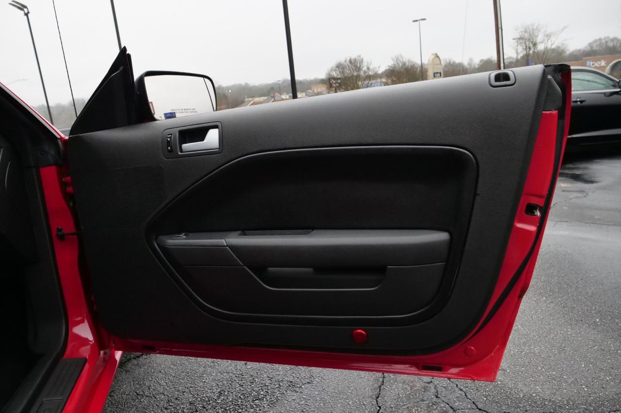 2007 Ford Mustang GT Premium / Manual / 4.6L V8 / Heated Seats! Lincolnton NC