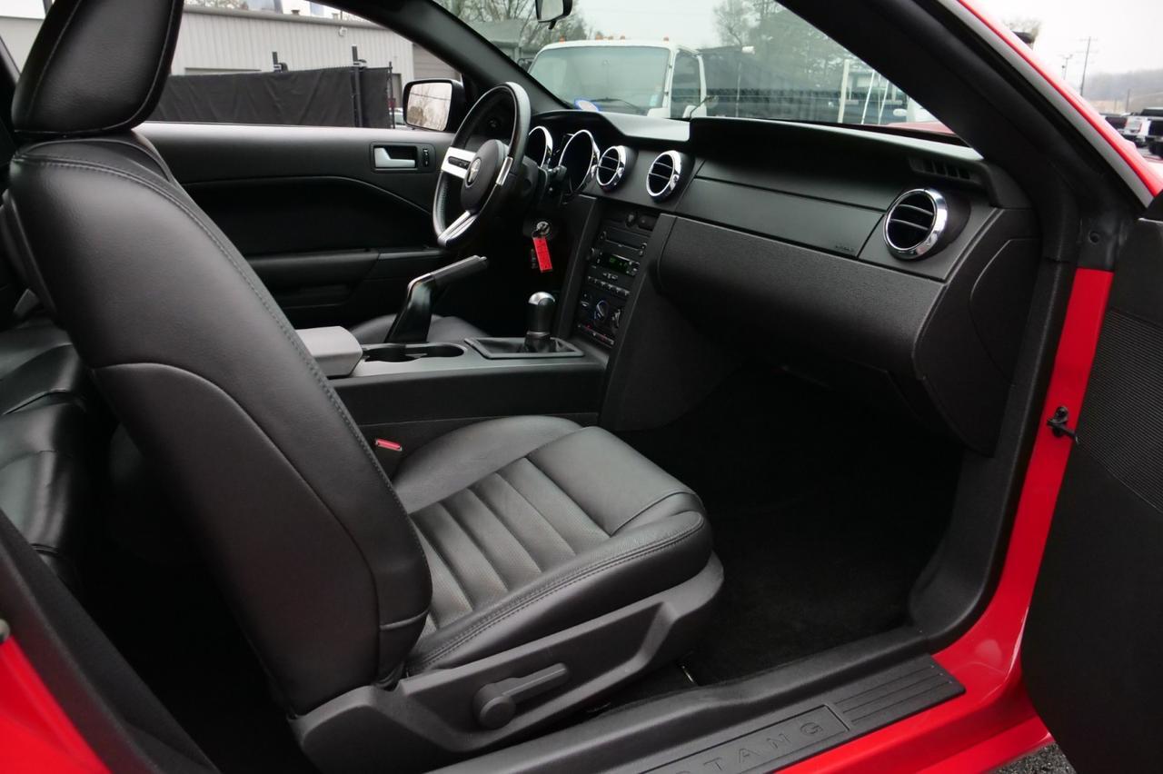 2007 Ford Mustang GT Premium / Manual / 4.6L V8 / Heated Seats! Lincolnton NC