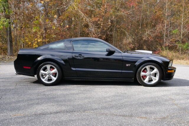 2007 Ford Mustang GT Premium / Manual / 4.6L V8 / LOW MILES! High Point NC