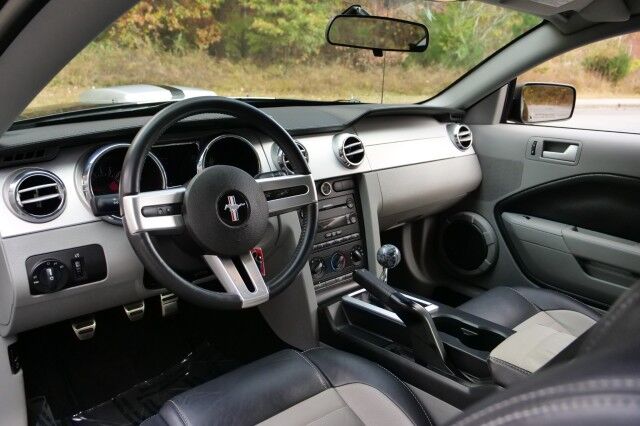 2007 Ford Mustang GT Premium / Manual / 4.6L V8 / LOW MILES! High Point NC